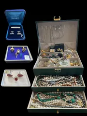 【中古】遺品整理 生前整理 アクセサリーまとめ売り ネックレス  イヤリング ブレスレット  ネクタイピン    ブローチ    NA26B(T)4