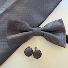 ④-12  蝶ネクタイ　ポケットチーフ　カフス3点セット