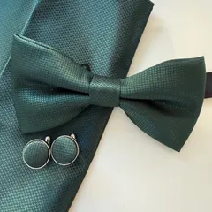 ④-15  蝶ネクタイ　ポケットチーフ　カフス3点セット
