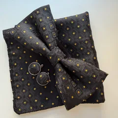 ④-16  蝶ネクタイ　ポケットチーフ　カフス3点セット