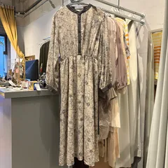 【東あずま店　併売品】　レイカズン RAY CASSIN　花柄　総柄　ワンピース　ロング　お呼ばれ　デート　オフィスカジュアル　食事会　可愛い　お出かけ　上品