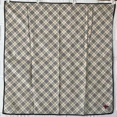 BURBERRY　バーバリー　ハンカチーフ　ノバチェック　546