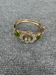 超レア 未使用 (New Old Stock) レディース ブレスレット型腕時計 出品