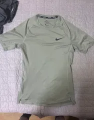 ナイキ ドライフィット プロ 半袖 Tシャツ カーキ