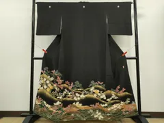 平和屋着物■豪華黒留袖　作家物　駒刺繍　遠山枝花文　金彩　正絹　逸品　CABB9878ze