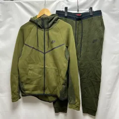 正規品/M NIKE テックパック ウィンドランナー カーキ セットアップ (フーディー ジップアップ パンツ)