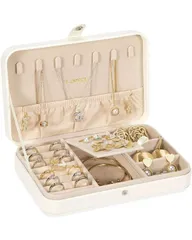 LANDICI ジュエリーボックス PUレザージュエリーケース ｼﾞｭｴﾘｰﾎﾞｯｸｽ 指輪置きジュエリー収納ケース 携帯用 持ち運び 仕切り付き宝石箱 jewelry box organizer じゅえりーぼっくす ネックレス  白い