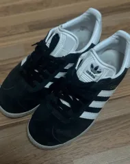 アディダス ガゼル ブラック スニーカー スウェード