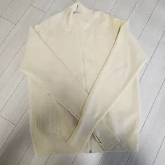 ユニクロ ニットジップアップ