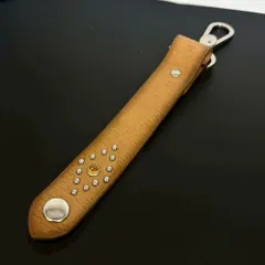 極美品 レザー スタッズ ループ キーリング キーホルダー ベージュ メンズ アクセサリー ◯878