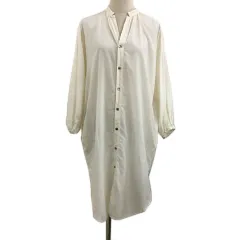 ルメランジュ Le melange ワンピース シャツワンピ Iライン ロング スキッパー ギャザー リネン混 スリット 無地 長袖 白 ベージュ ホワイト