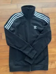 アディダス（正規品）レディース ブラック ジャージ