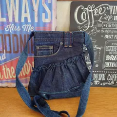 38☆USEDダークデニムリメイク☆サコッシュ☆フリルショルダーバッグ☆ジーンズリメイク☆