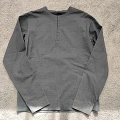 リップヴァンウィンクル　RIP VAN WINKLE  【サイズ】  L　長袖Tシャツ　カットソー　ロングスリーブ　コーティング加工　グレー　ハーフボタン　比翼　メンズ　中古　古着のサムネイル