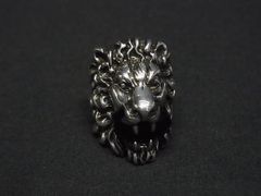ジャスティンデイビス LION KEEPER ピアス - メルカリ