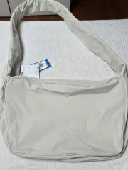 アディダス ショルダーバッグ アイボリー