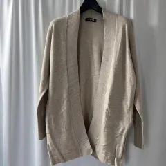GEORGES RECH ベージュ色カーディガン