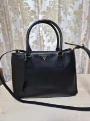 プラダ サフィアーノ ラックス バッグ