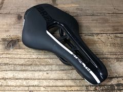 DE ROSAロゴ入りのブラックSLRサドルカーボンレール | Mercari