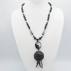 H509 オニキス ホワイトストーン ネックレス 陰陽太極図 勾玉 獅子彫刻 紐 デザイン アンティーク