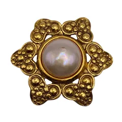 シャネル CHANEL パールブローチ ゴールド メタル/パール レディース ブローチ