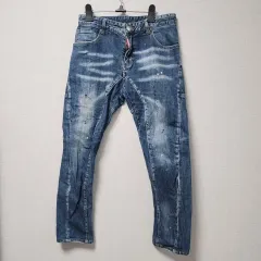 30 DSQUARED2 デニムパンツ