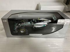 ミニチャンプス1/43 BMWザウバーF1 08 R.クビサ 富士スピードウェイ