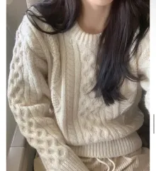 ロビンUネック ケーブル編み ウール ニット