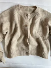 アイボリー ニット カーディガン 写真より薄いです