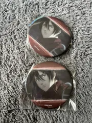 進撃の巨人　あたり付き缶バッジ　ミカサ　2個セット