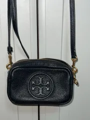トリーバーチ ミニ シャーリング クロス ショルダーバッグ ゴールド ブラック