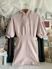 evelyn　ロゴフリルパーカーワンピース