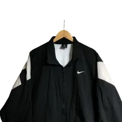 ナイキ オレオ ビックロゴ ウィンドブレーカー