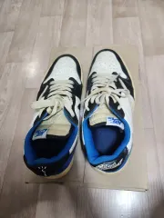 ナイキ エア ジョーダン1 ロー トラヴィス スコット OG