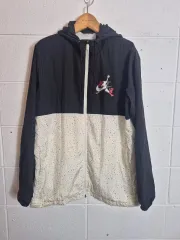 L )ナイキ ジョーダン ブラック/白 フード ウィンドブレーカー