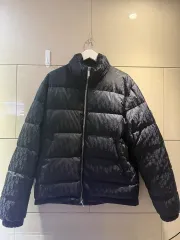 J*0様 ほぼ未使用品✨ タグ付き Dior オブリーク ダウン 44 トロッタ 今年の冬はこれ☆】DIOR オブリーク パファージャケット (Dior/ダウン