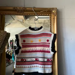 ＠　ザラ ZARA ベーシック BASIC　ノースリーブ　ニット セーター トップス　刺繡　立体　花柄　フリル　ベスト　編み　お呼ばれ　デート　オフィスカジュアル　食事会　KNIT