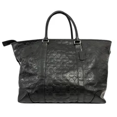 コーチ COACH F71138 ボストンバッグ トートバッグ ショルダーバッグ 2WAY 大容量 シグネチャー エンボス 型押し チャーム付き ファスナー開閉 シルバー金具 黒 ブラック