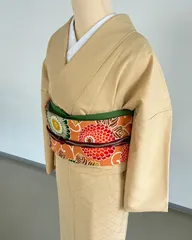 【袷　色無地　菱柄地模様　クリーム色】刺繍一つ紋　KあB047