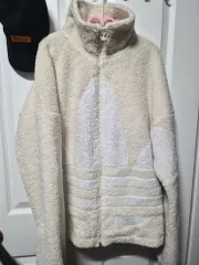 アディダス ボア フリー ス ジャケット アイボリー