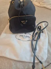 PRADA リーナイロン ネイビー バケット ミニ クロスバック