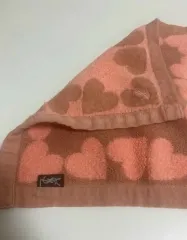 イヴ・サンローラン ピンク ハート ハンドタオル 女性たち ポータブル ハンカチ