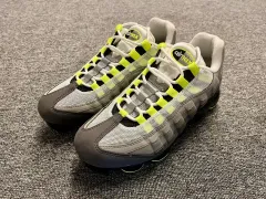 255 NIKE エア ヴェイパーマックス 95 蛍光