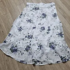 フラワー パータン 白 シフォン スカート