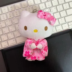 Sanrio 桜 さくら hello kitty(ハローキティ) 着物 マスコット