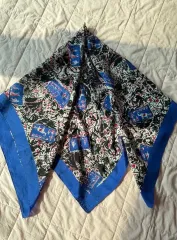 ブルー パターン シルク スカーフ 85*88 2月 特価 ディノ(DINO・イチャン)チャンス