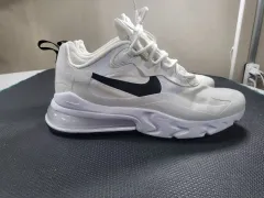 ナイキ エアマックス 270 リアクト 白 270 275（タグ275）