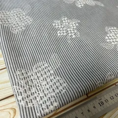 縦100cm×横130cm 刺繍生地