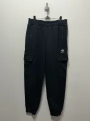 アディダス ブラック カーゴ ジョガーパンツ m