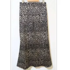 【apres jour mignon】 アプレジュールミニョン　マーメイドスカート　ロングスカート　フレアスカート　総柄　サイズ　F カラー　黒＋ベージュ系